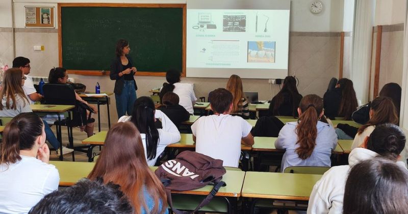 CHARLA TIPS EN ODONTOLOGIA EN EL COLEGIO NUESTRA SEÑORA DE MONTESIÓN
