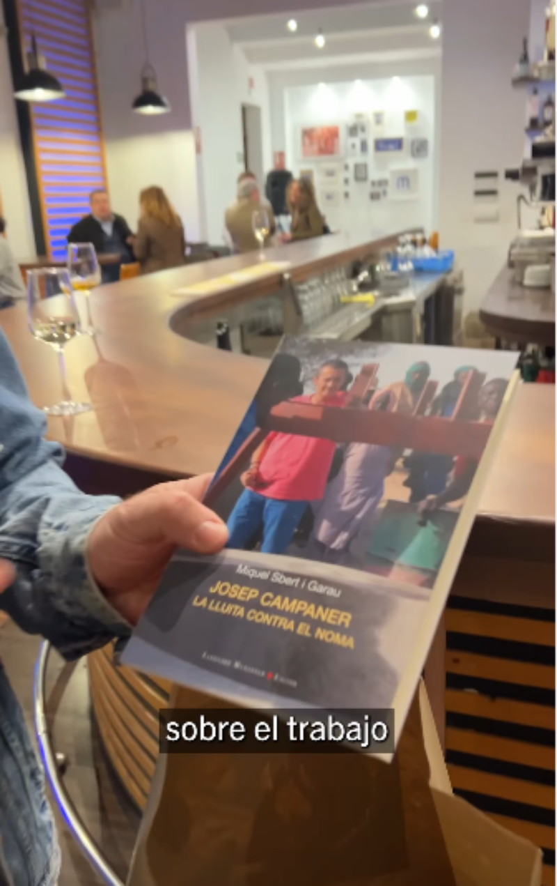 Dentistas Sobre Ruedas participa en la presentación del libro de Miquel Sbert